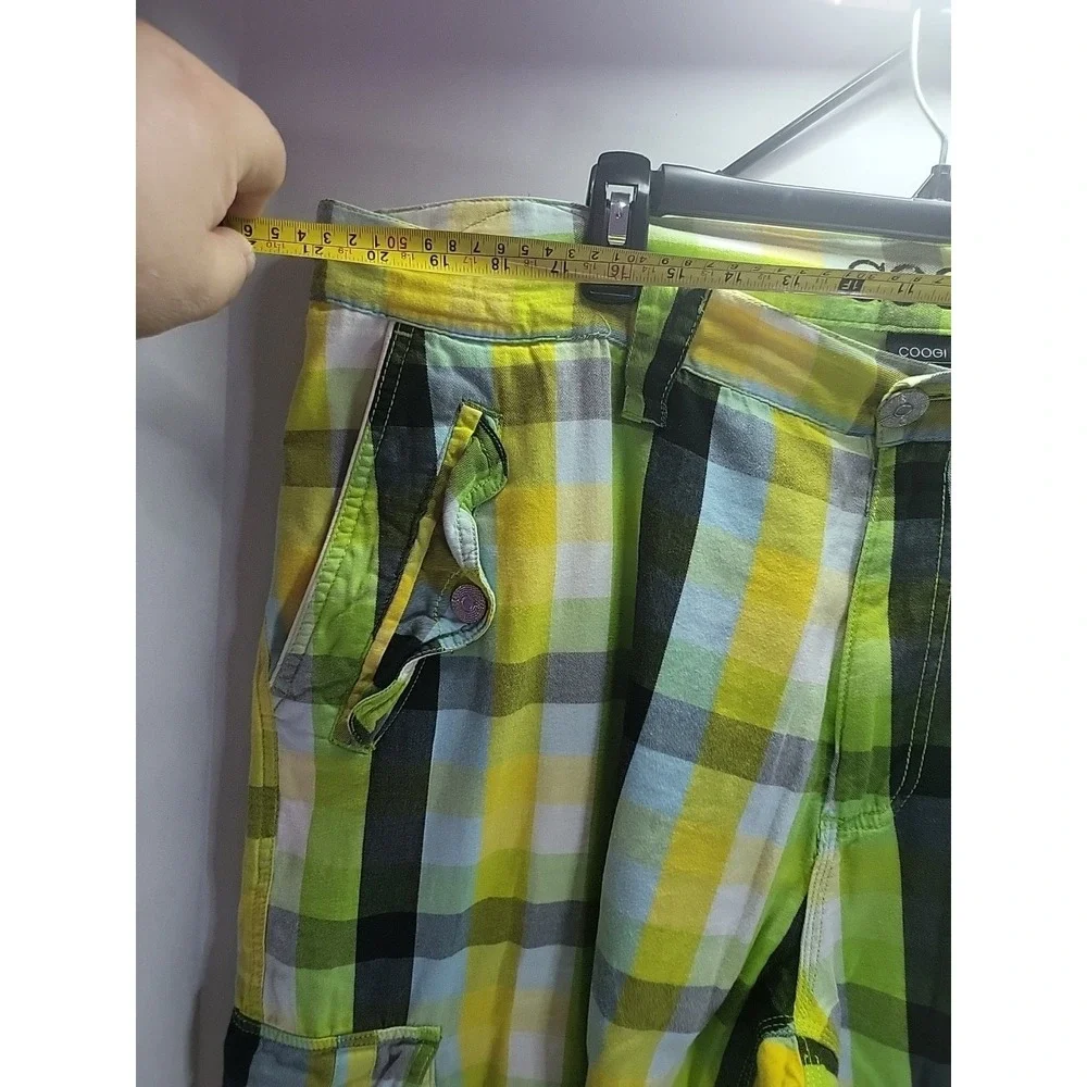 Vtg. Coogi Cargo Shorts Baggy Y2K Pastel Green,Yellow,Blue Embroidered Size 42 - Picture 6 of 14